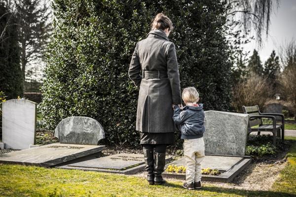 Life Insurance after a loved one dies - AdvInsCon.com